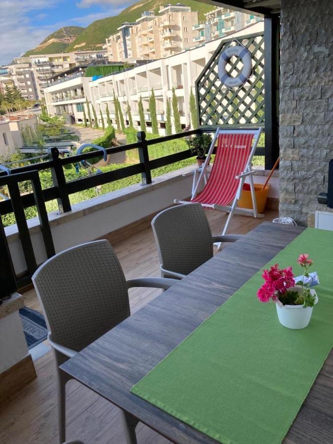 Aldi'S Guest House Vlorë Esterno foto