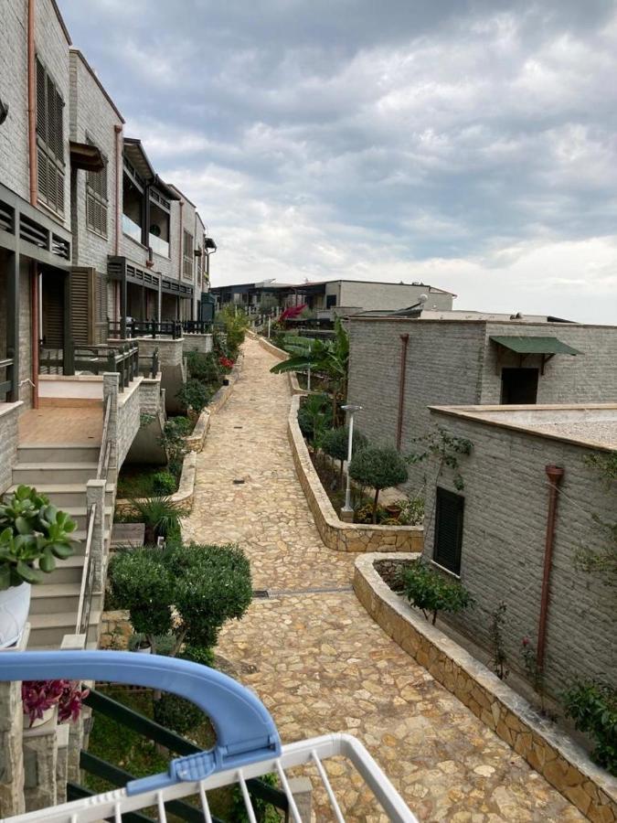 Aldi'S Guest House Vlorë Esterno foto
