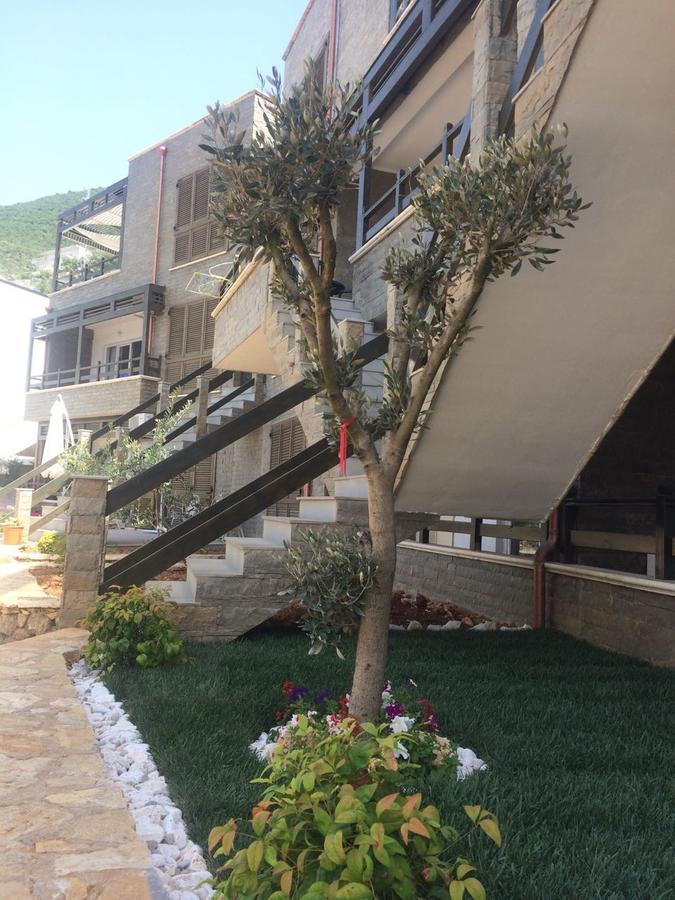 Aldi'S Guest House Vlorë Esterno foto