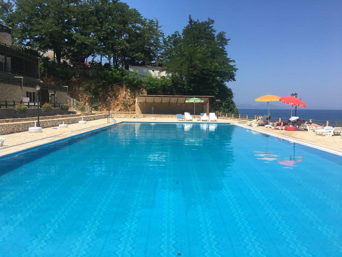 Aldi'S Guest House Vlorë Esterno foto